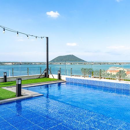 Jeju Attirance Hotel & Poolvilla Seogwipo Bagian luar foto
