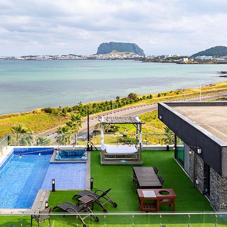Jeju Attirance Hotel & Poolvilla Seogwipo Bagian luar foto