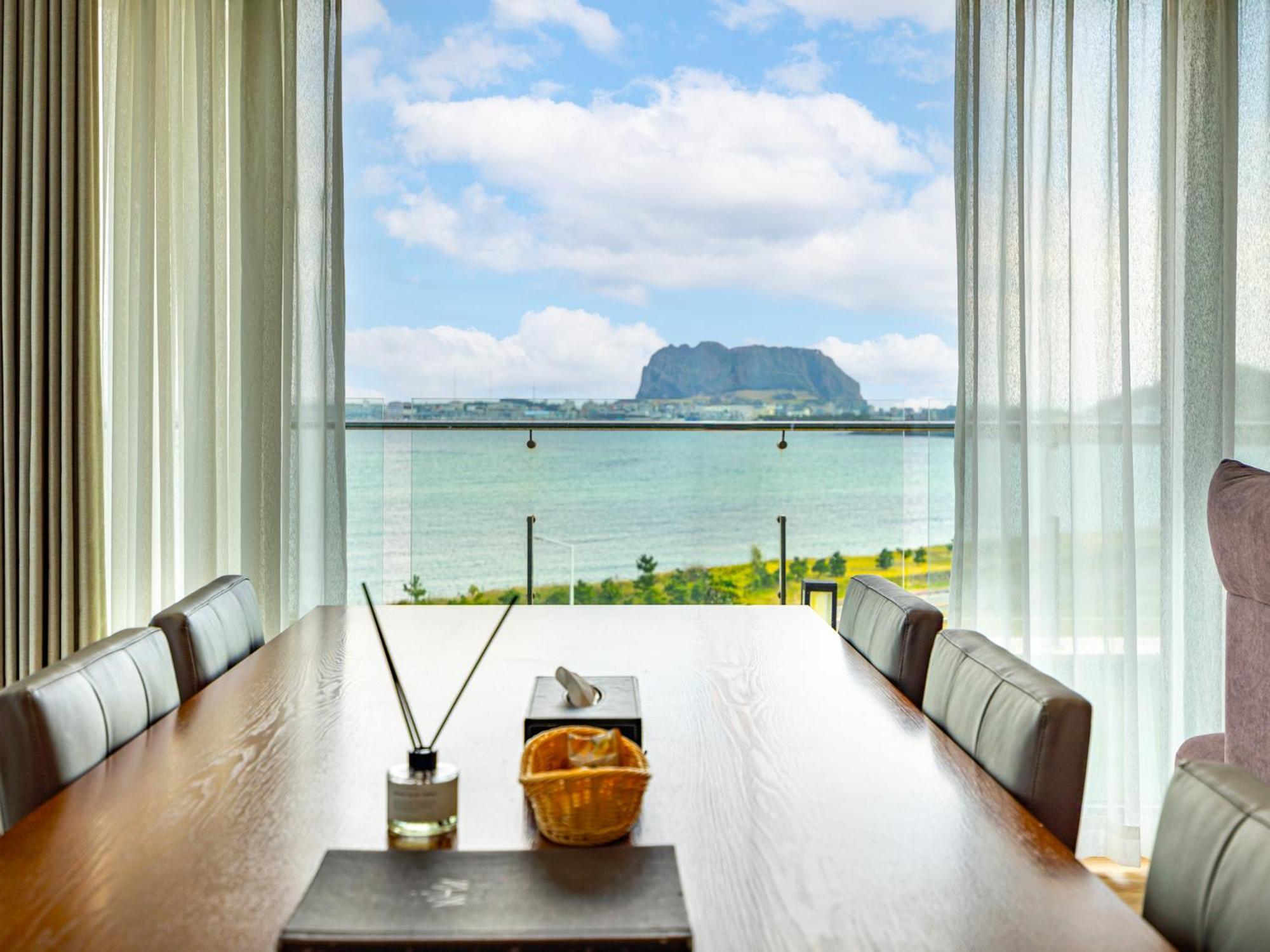 Jeju Attirance Hotel & Poolvilla Seogwipo Bagian luar foto