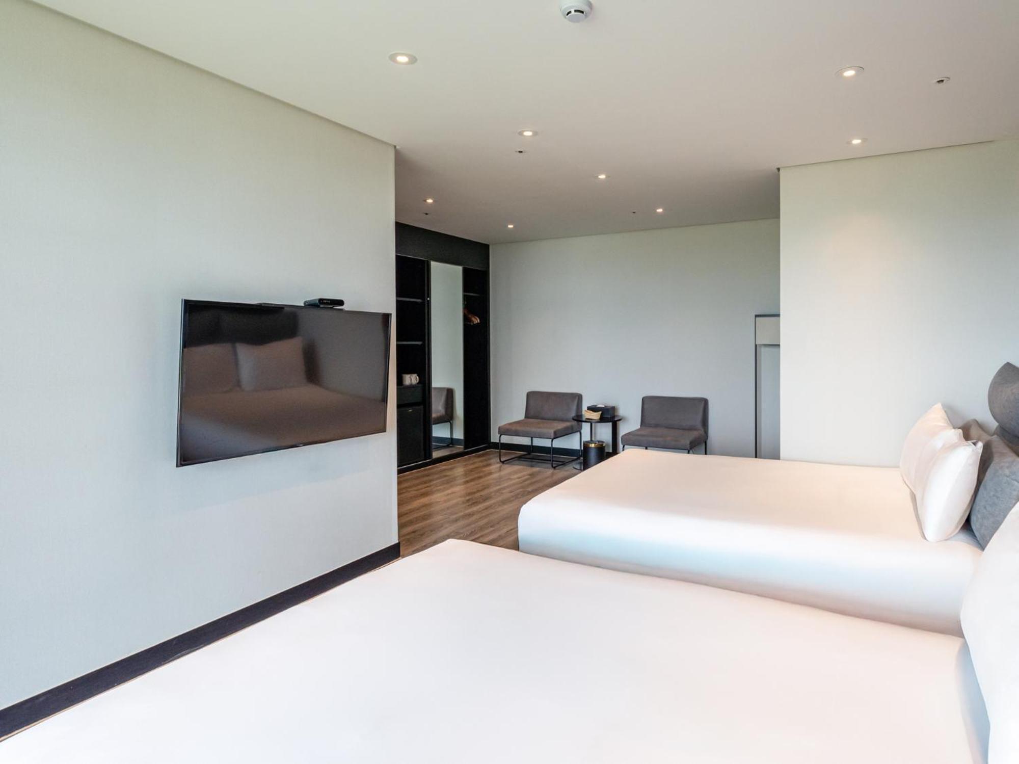 Jeju Attirance Hotel & Poolvilla Seogwipo Bagian luar foto