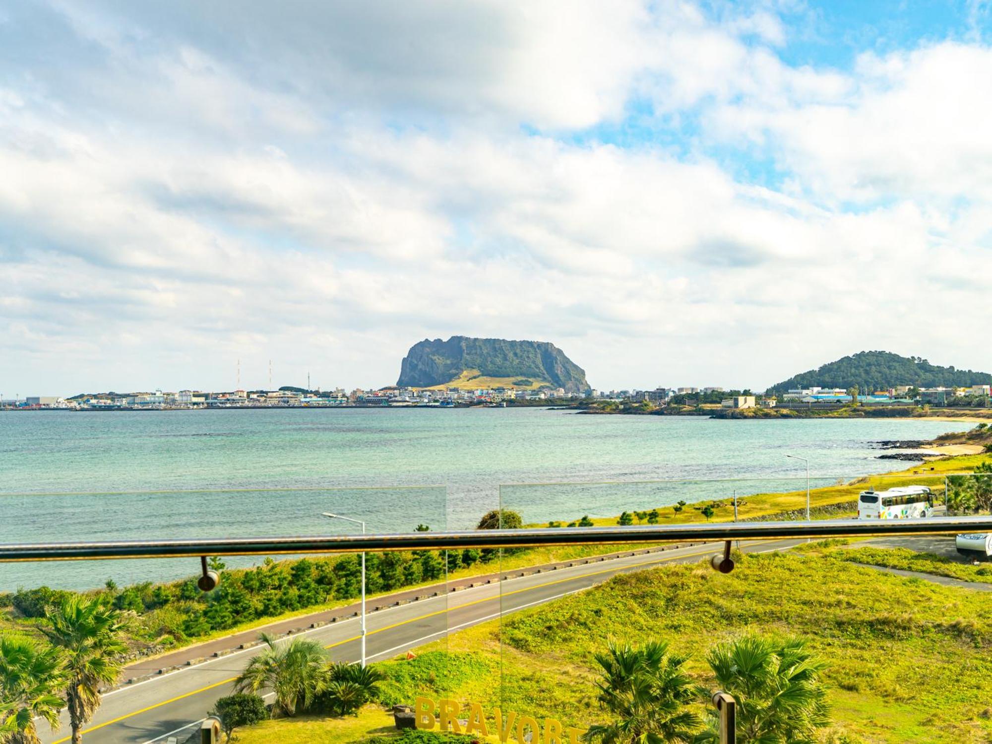Jeju Attirance Hotel & Poolvilla Seogwipo Bagian luar foto
